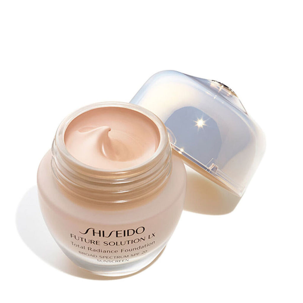 Cremige make-up grundierung shiseido future soultion lx r03