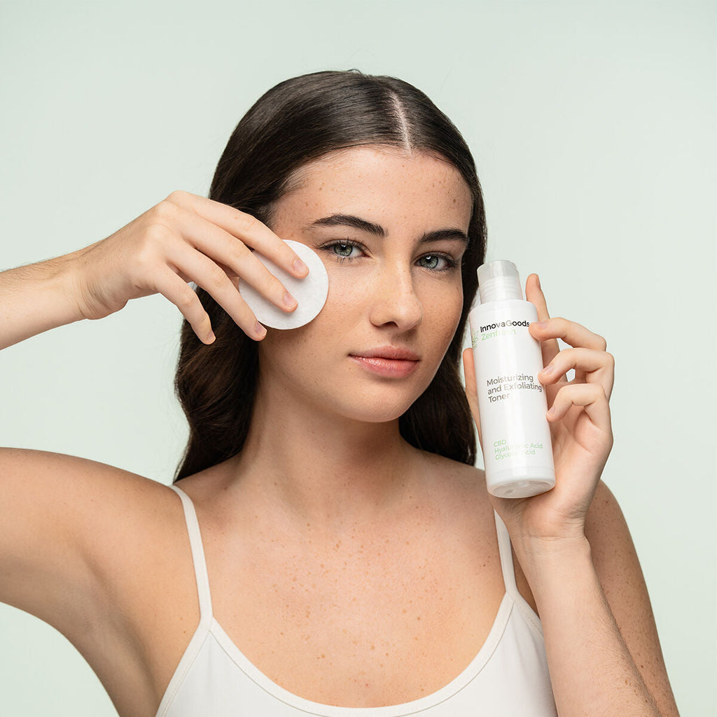 Feuchtigkeitsspendendes gesichtswasser mit peeling-effekt