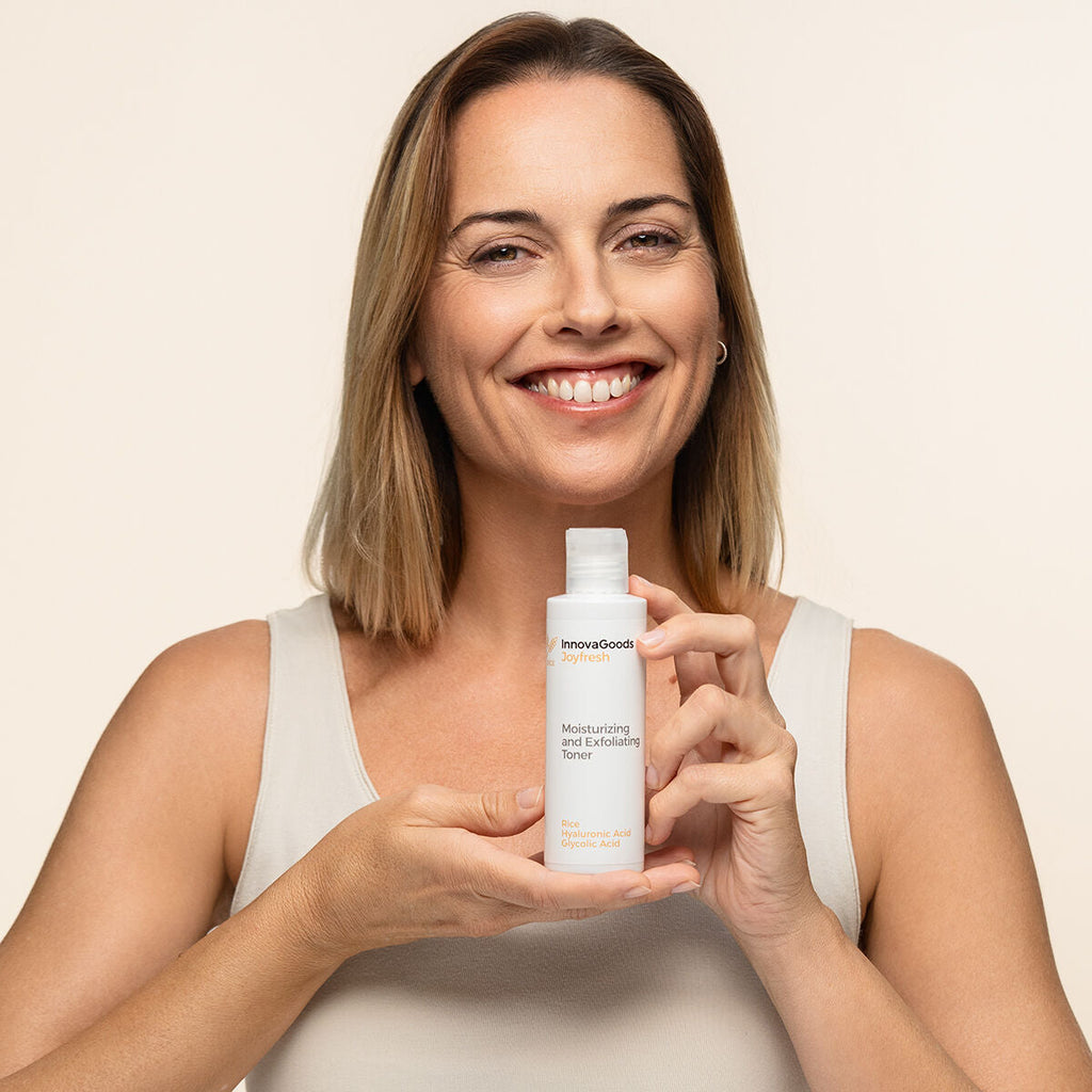 Feuchtigkeitsspendendes gesichtswasser mit peeling-effekt